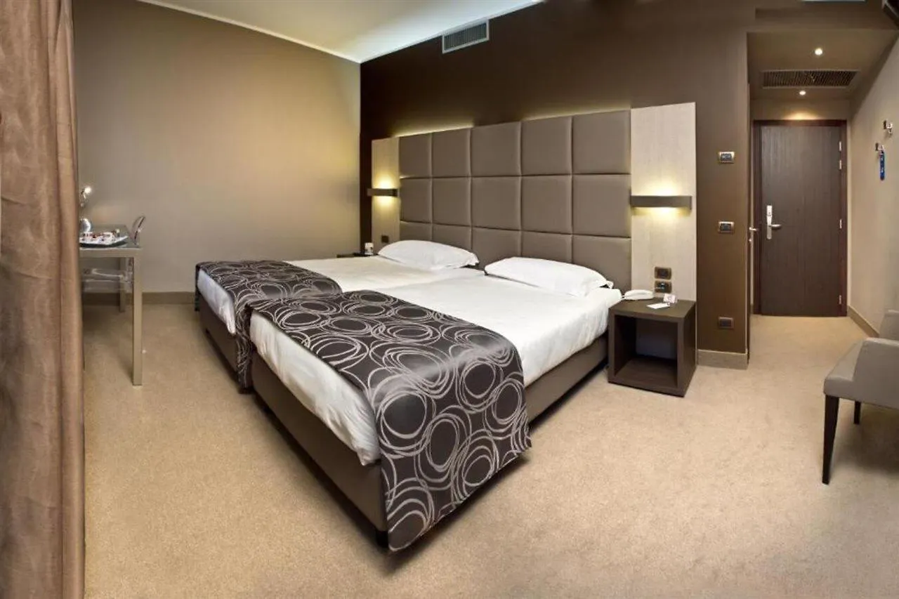 Hotel Soperga Milão 3*,  Itália